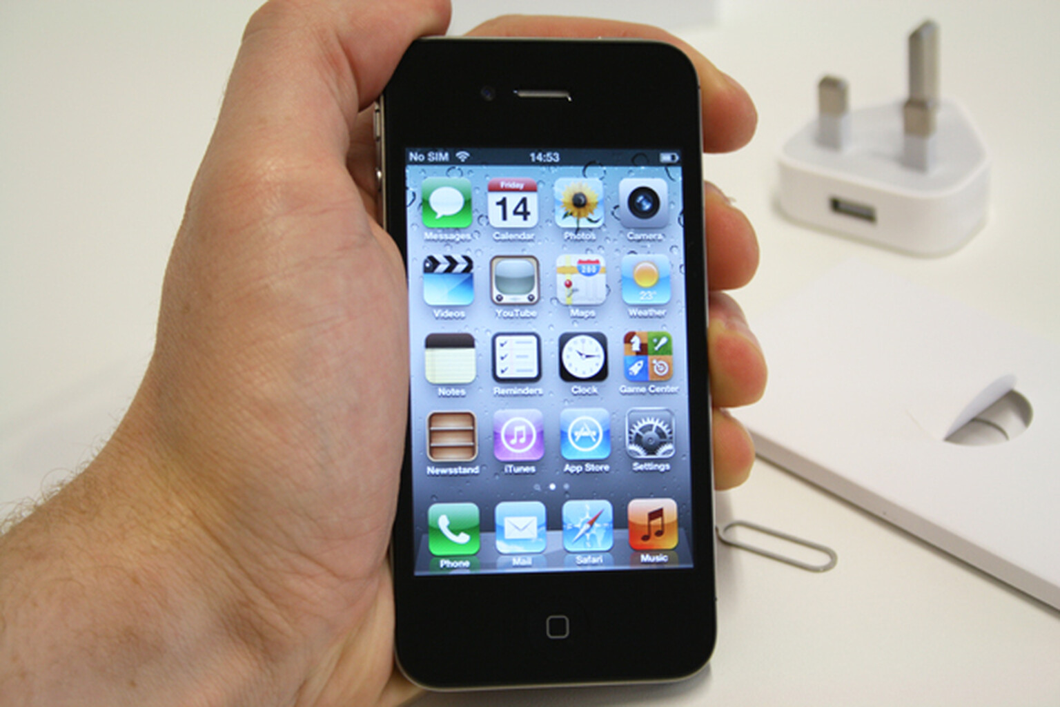 Samsung looking to stop sales of iPhone 4S in Australia and Japan