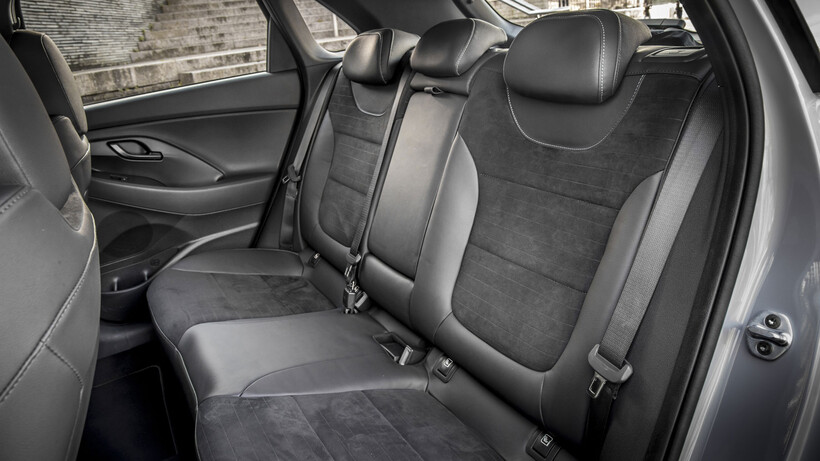 Hyundai i30 N Performance rear seat leg room