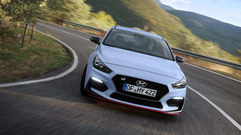 Hyundai i30 N Performance cornering fast