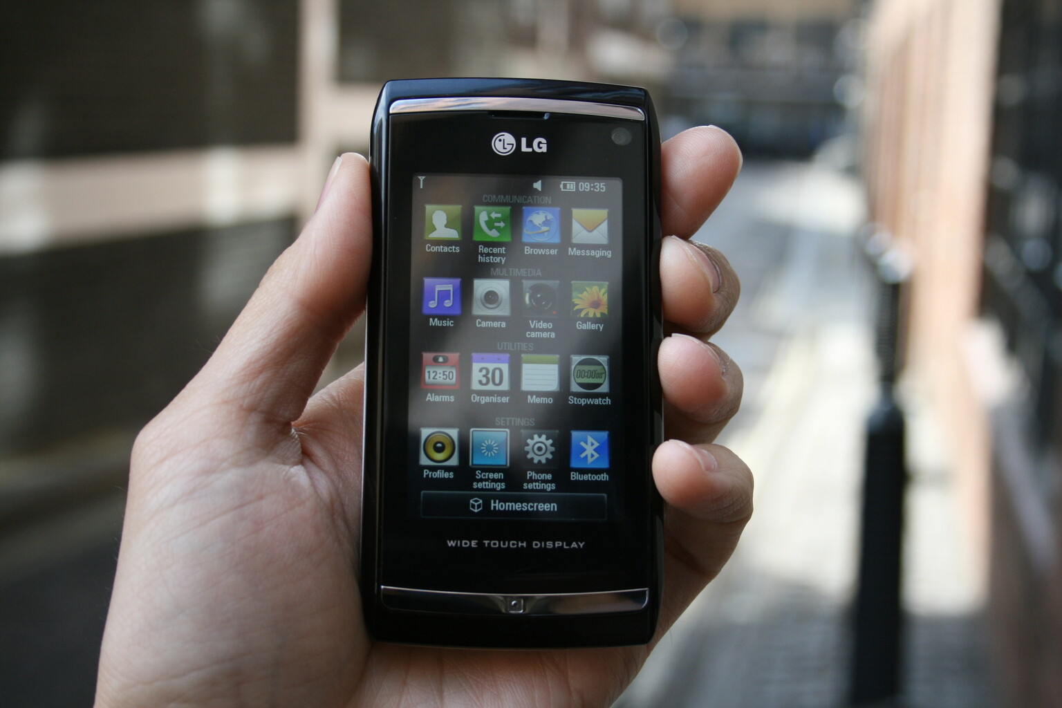 LG Viewty Smart: Beauty and brains?