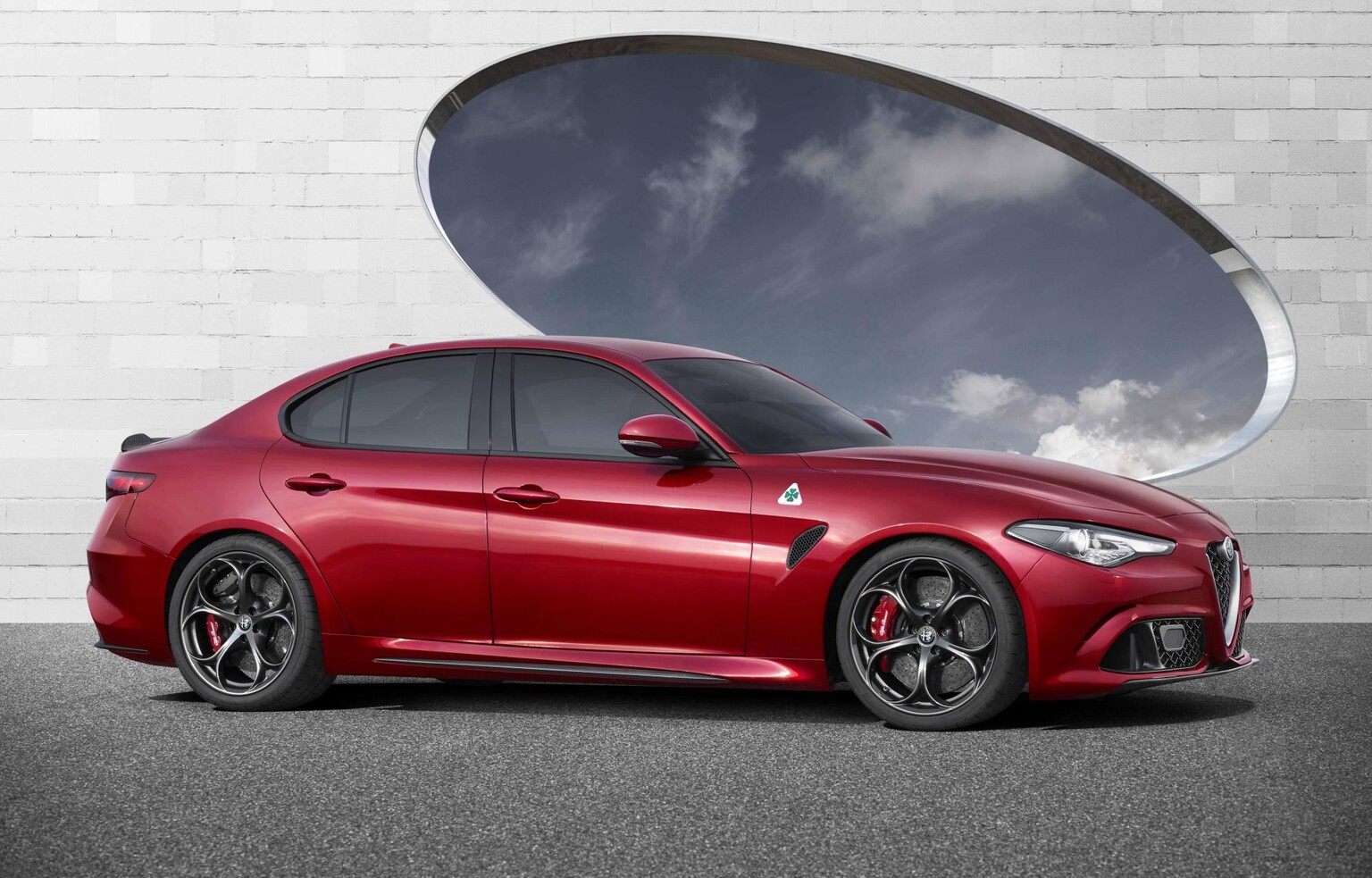 Alfa Romeo Giulia video shows why the BMW M3 should be afraid