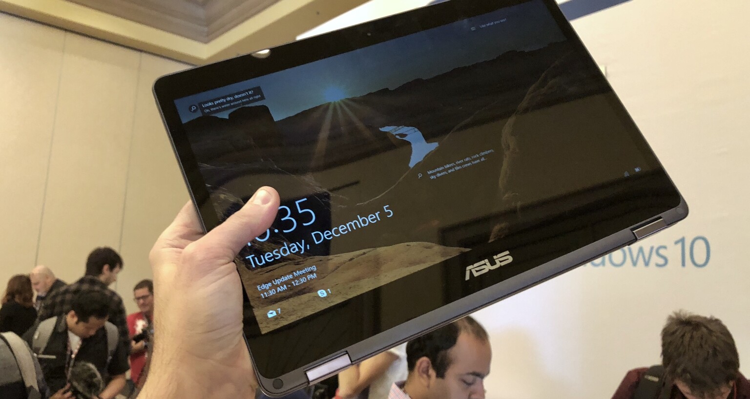 Hands-on Asus NovaGo Review: Flexible laptop with Snapdragon smarts