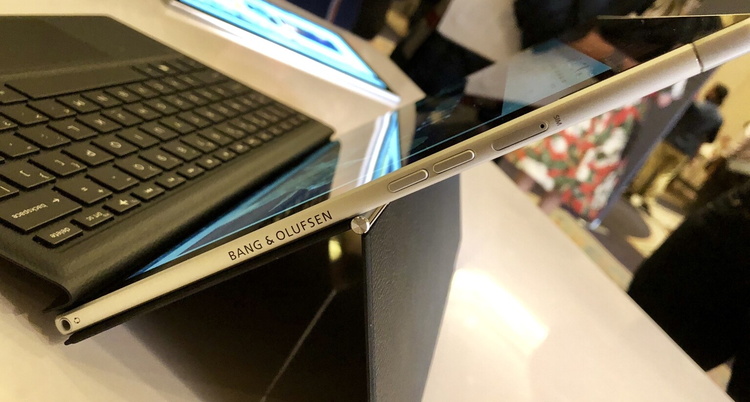 Hands-on HP Envy X2 Review: Snapdragon smarts and a super slim design