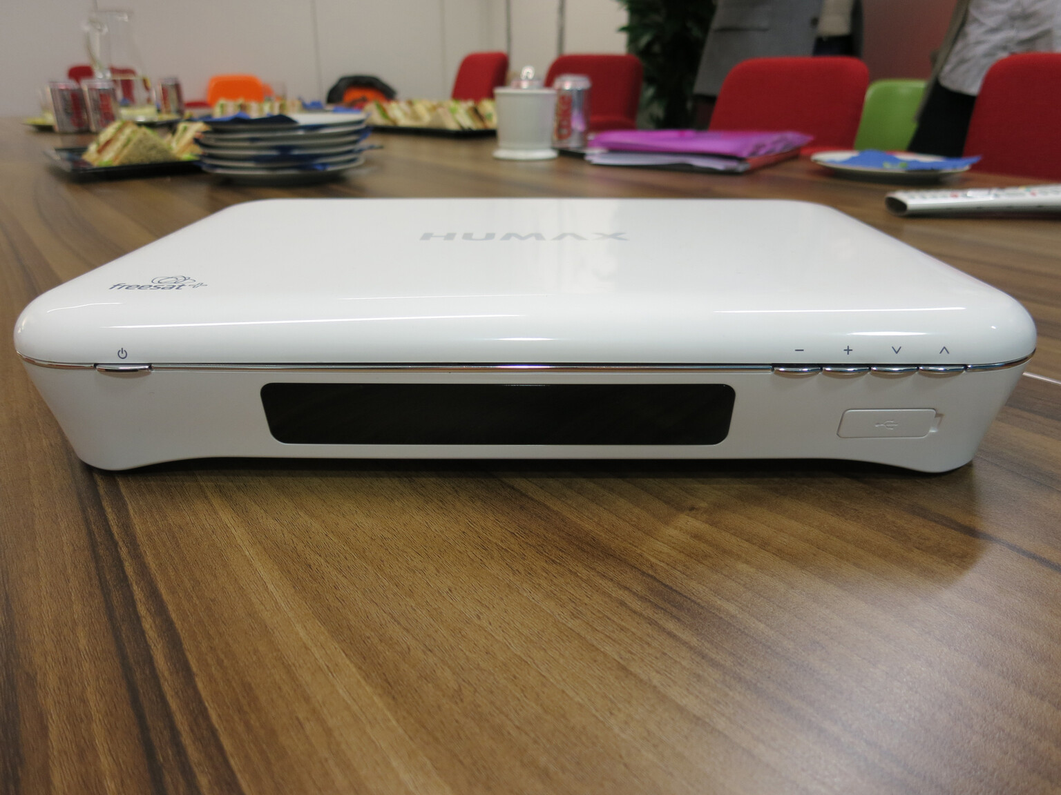 Freesat FreeTime Humax HDR-1010S 1TB white set top box with WiFi: Hands-on pictures