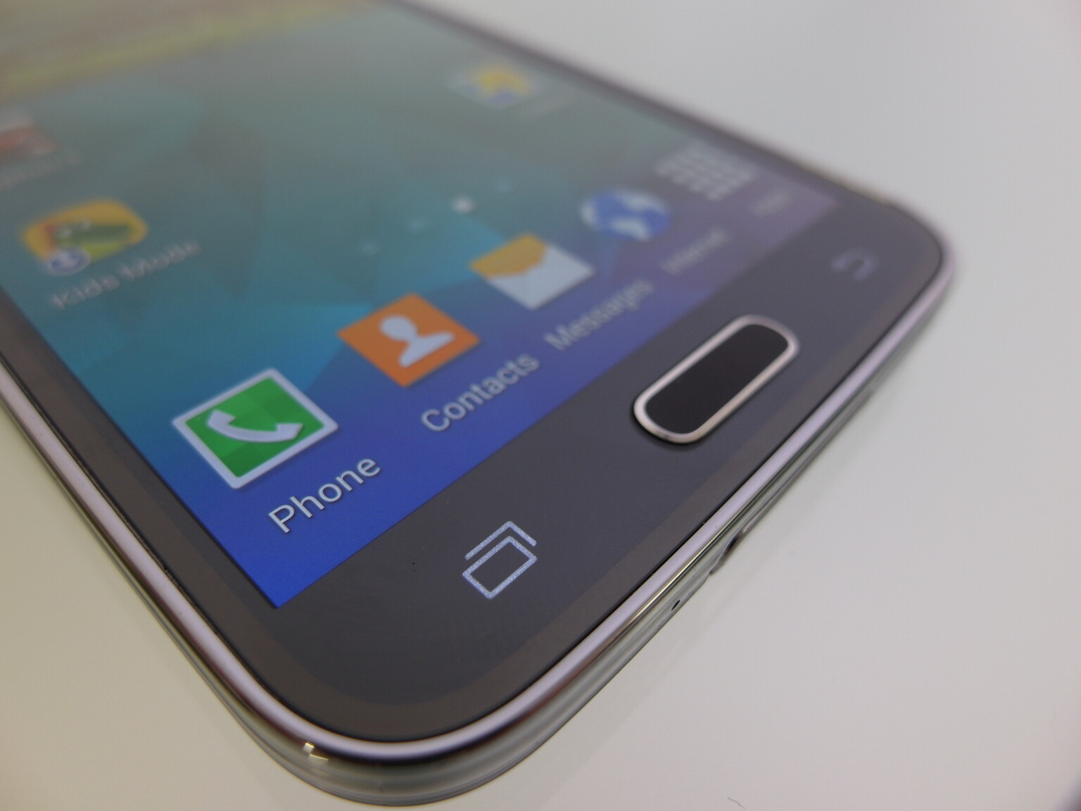 The all-metal Samsung Galaxy S5 Alpha might never hit  the UK