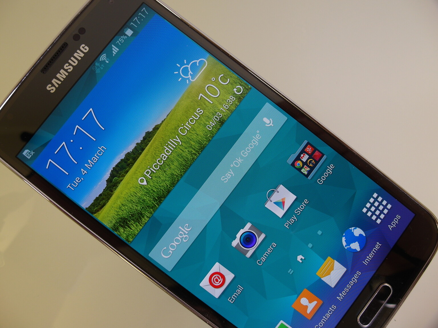 The Samsung Galaxy S5 hits pre-order from today