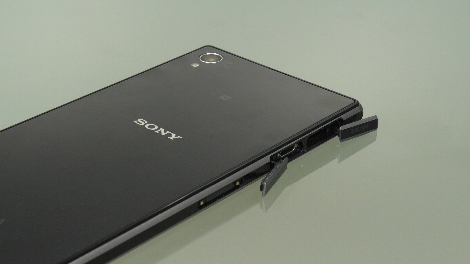 Sony Xperia Z1 Review: In Depth