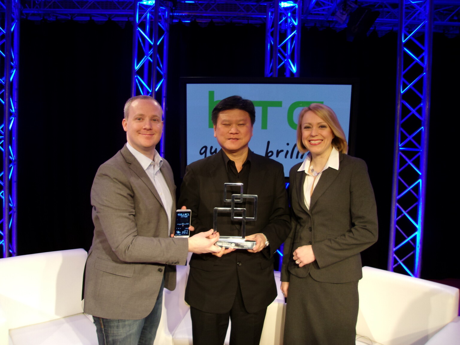 HTC One wins Global Mobile Award for Best New Mobile Handset at MWC 2013