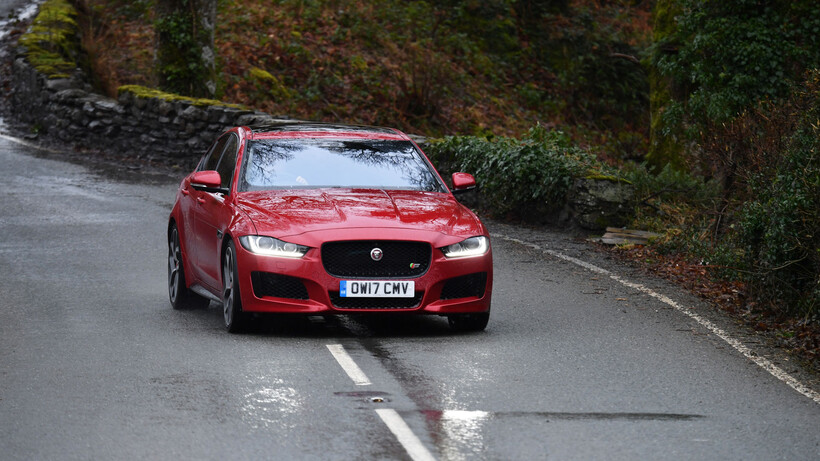 Red cats are faster than blue ones
