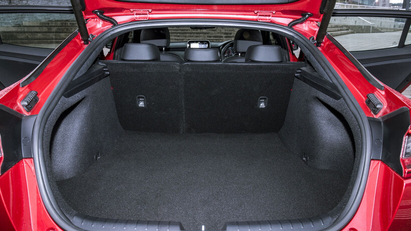 Kia Stinger boot space