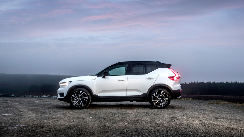 Volvo XC40 side profile