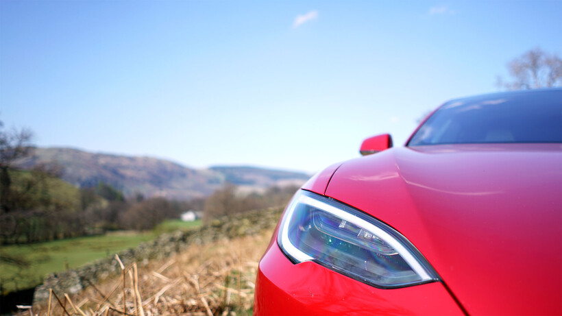 Tesla Model S 100D bonnet and front lights