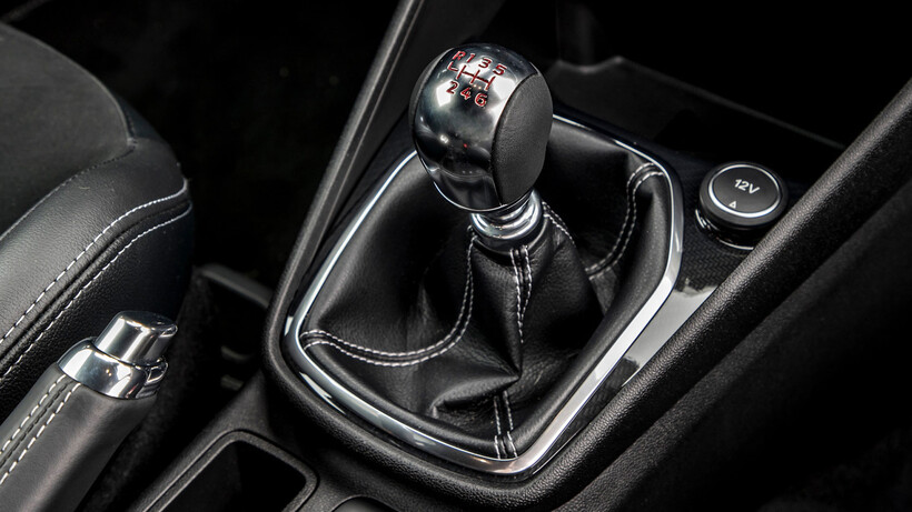 Ford Fiesta ST review (2018): Six-speed manual gearbox
