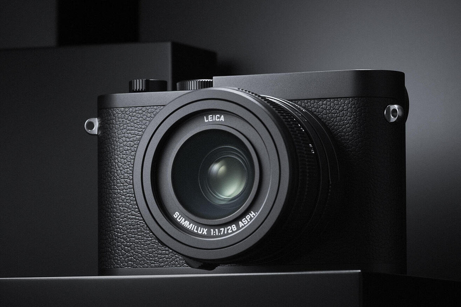 Leica reveals monochrome marvel – offering a black-and-white and autofocus team up