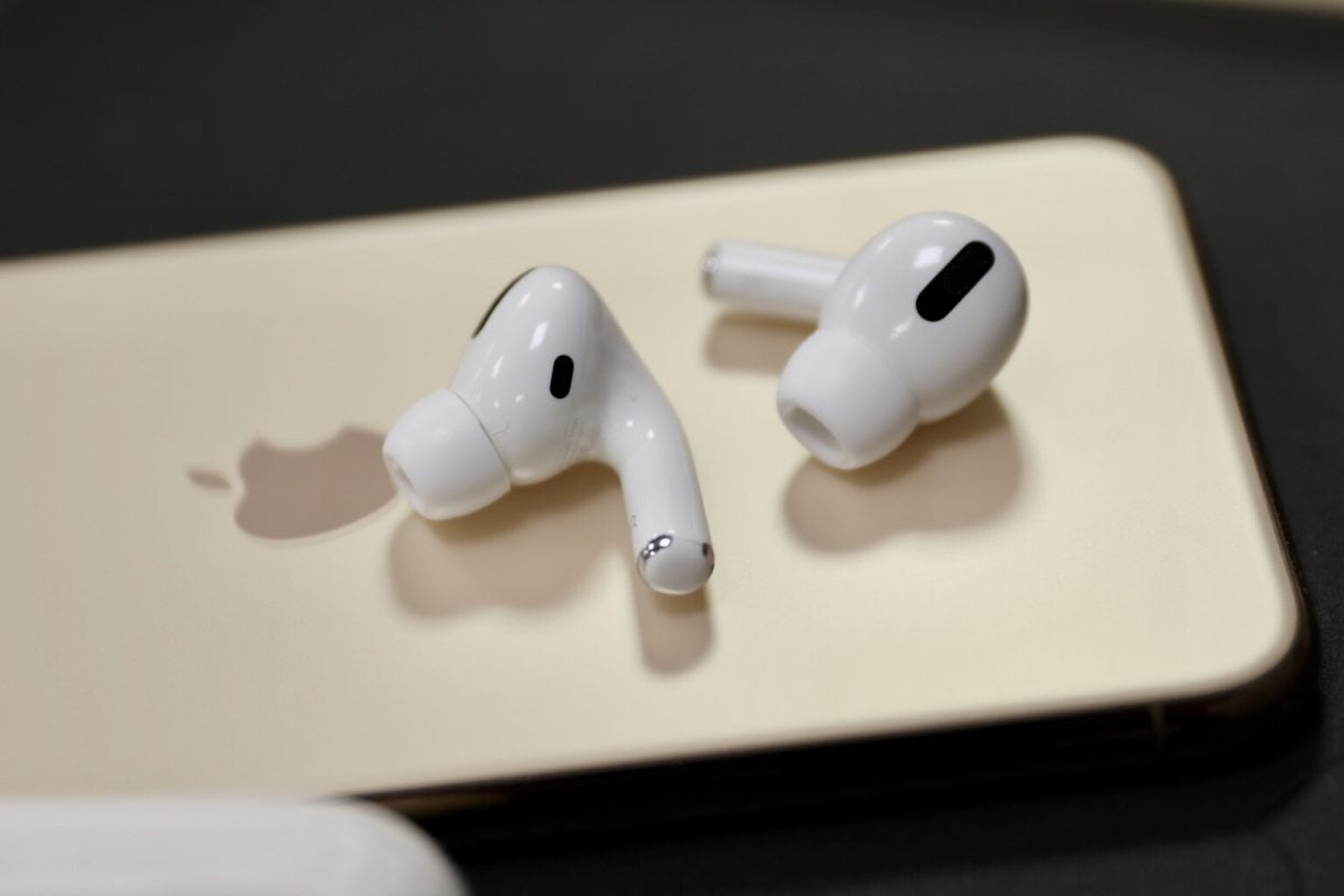 How to charge AirPods pro