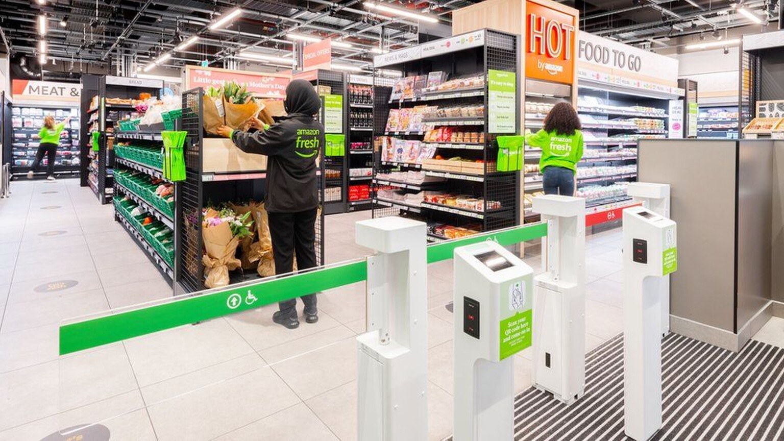 Amazon opens a grocery store in London that has no checkouts