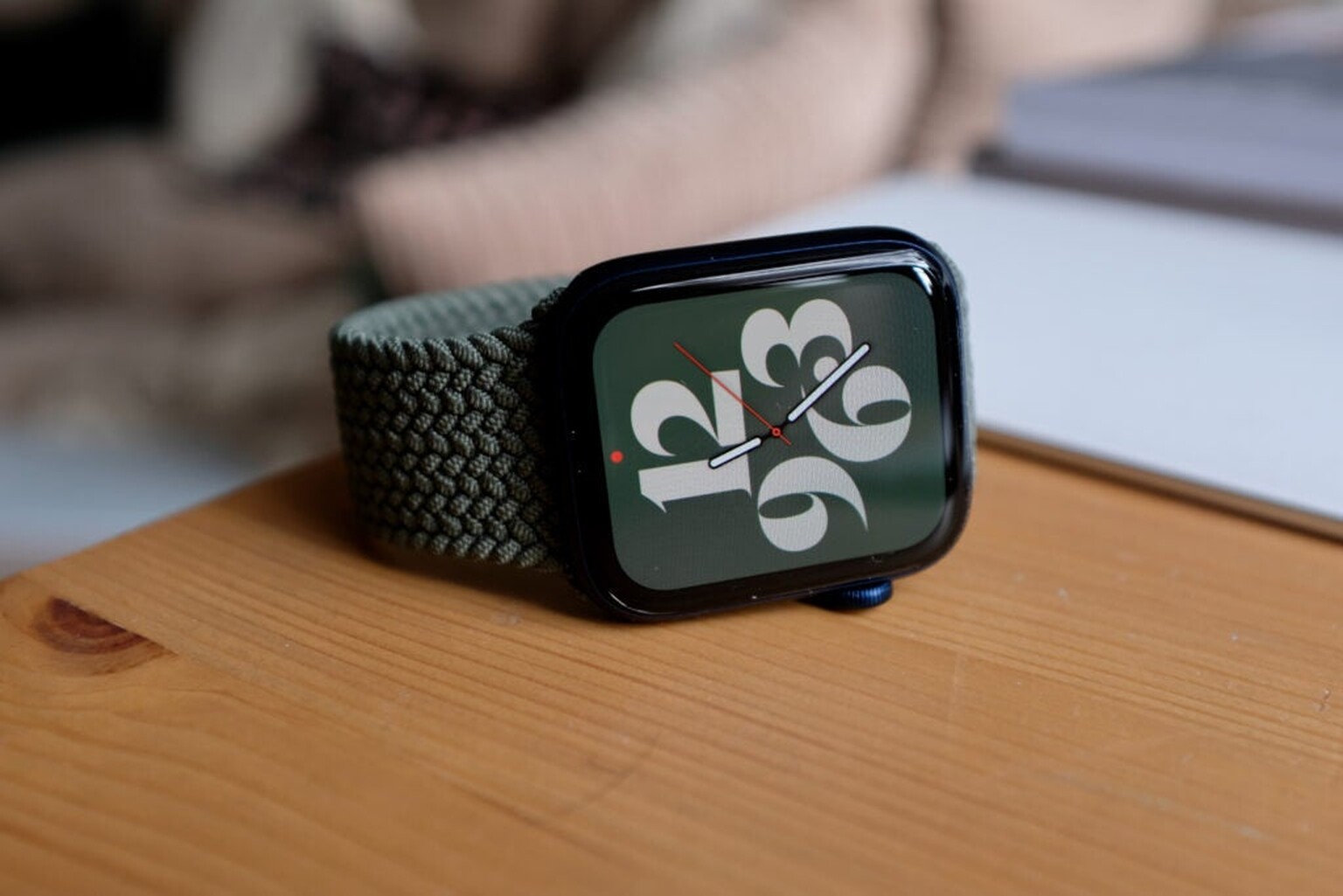 The Apple Watch could get a futuristic new wraparound screen