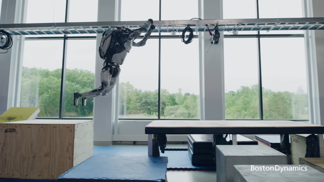 Boston Dynamics has programmed two robots to do parkour, and it's breathtaking to watch
