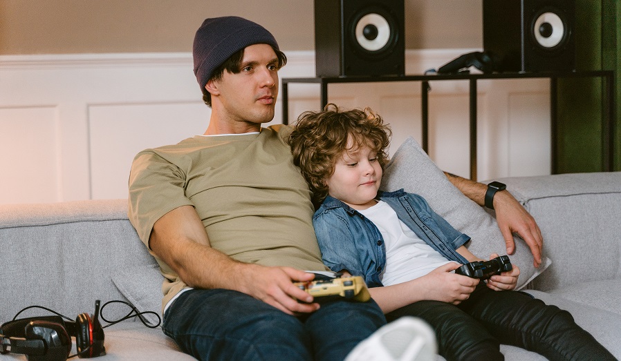 China restricts children to just three hours per week of online gaming