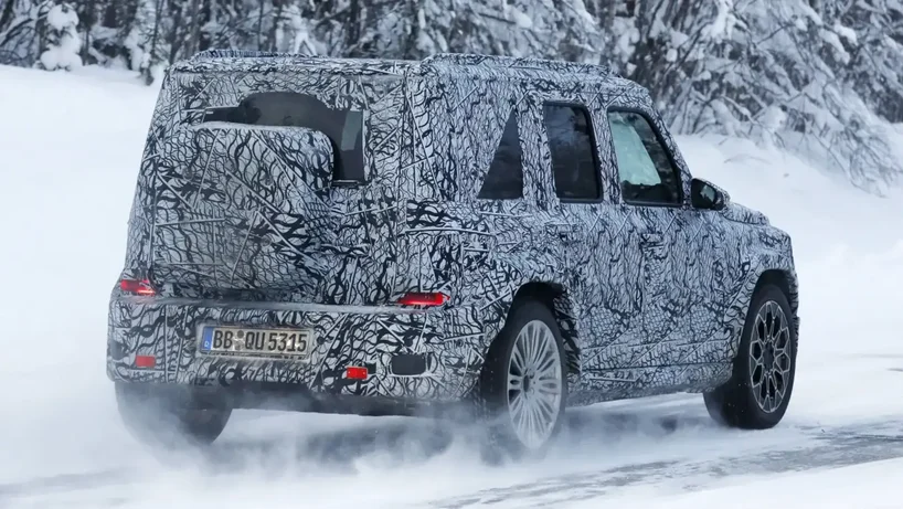 Baby Mercedes G-Class at high speed