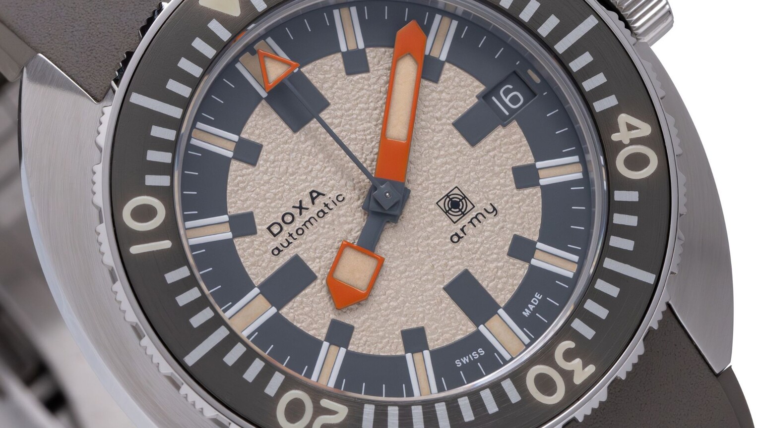 Doxa and Hodinkee team up on a limited-edition dive watch