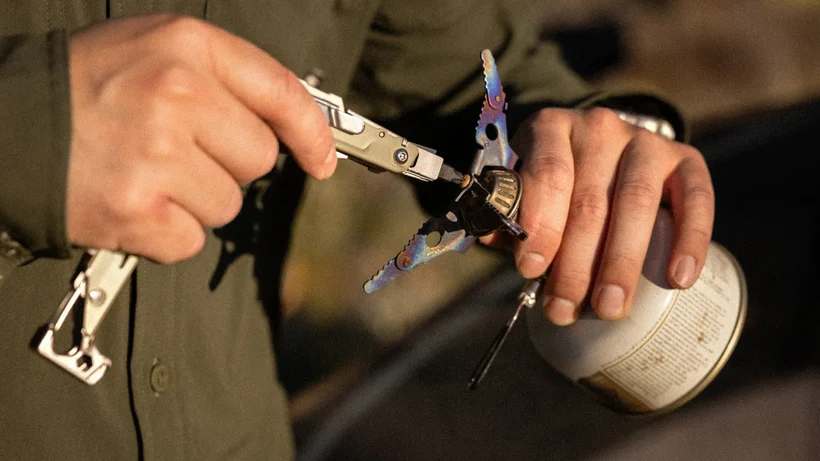 Leatherman Signal Sandstorm fixing a gas bruner
