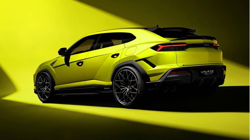 Lamborghini Urus SE Performante rear view