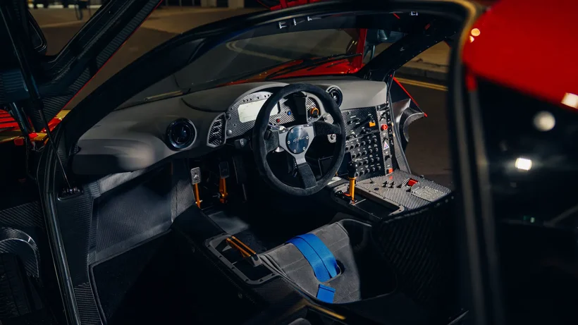 McLaren F1 GTR interior