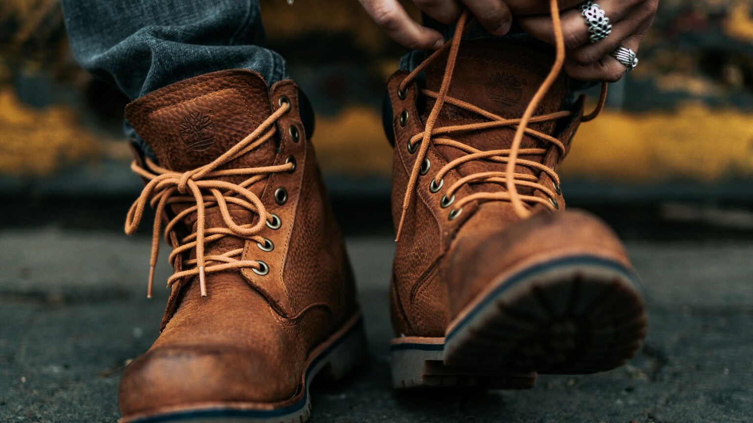 5 pairs of shoes in my basket right now – from fall boots to spring sneakers