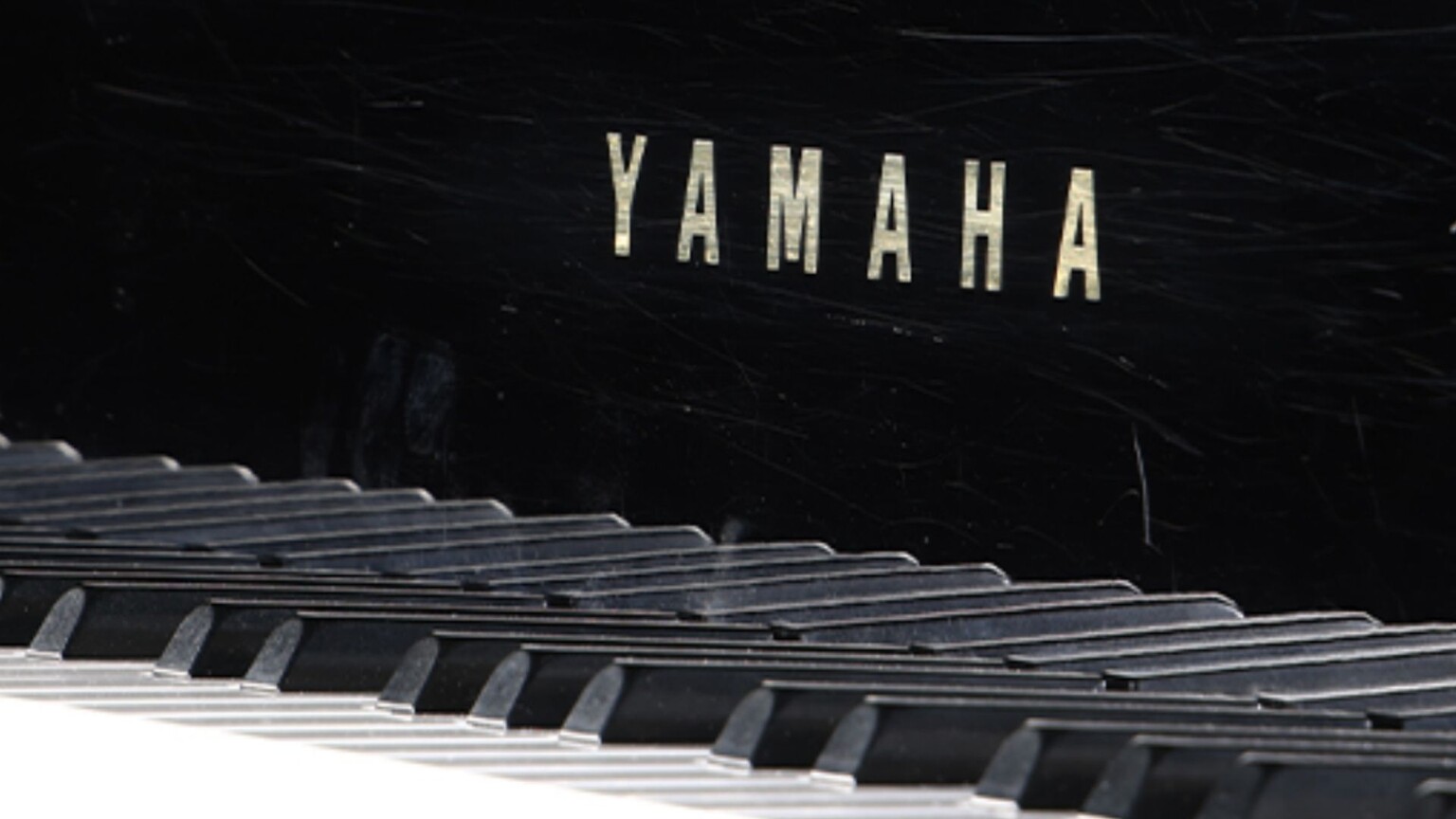 Freddie Mercury’s piano is going to auction