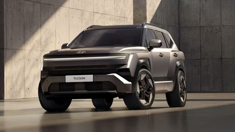 2027 Hyundai Tucson with boxy fifth-generation design and full-width lighting