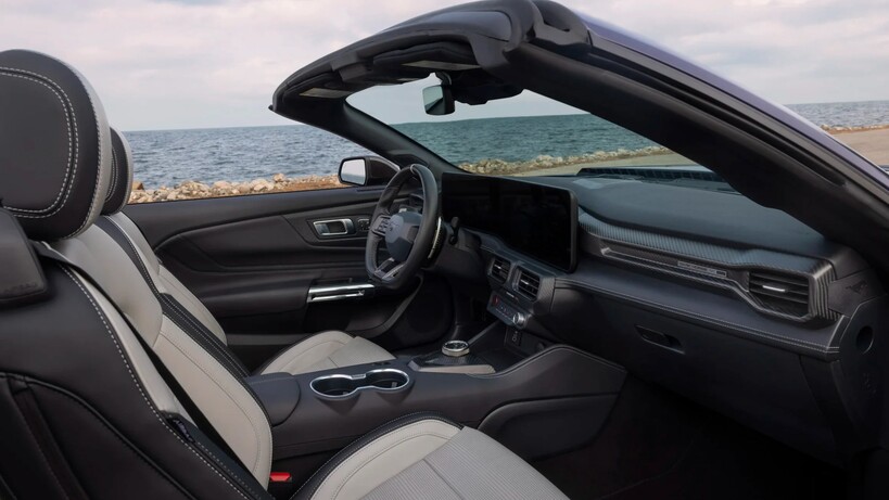 Ford Mustang Dark Horse SC Convertible with folding roof and high-performance exterior styling