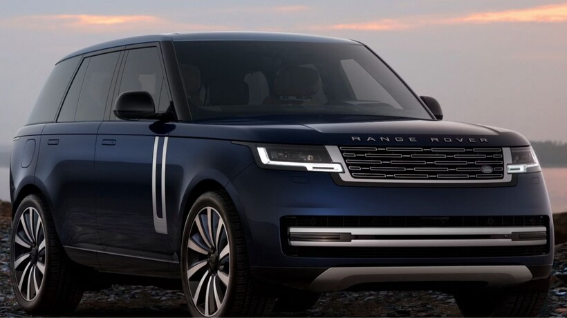 Range Rover From Sea to Sea Curations in Desert Ember, Summit Frost and Ocean Crest finishes