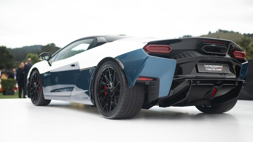 Lamborghini Temerario Tricolore in white and blue with Italian flag detailing on the bonnet
